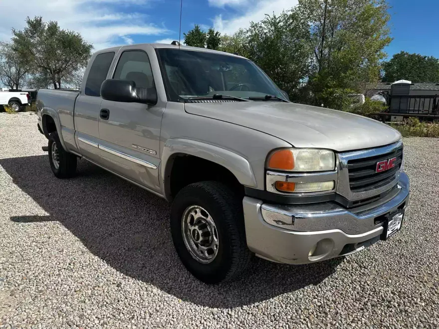 2005 Gmc Sierra SLT photo 1