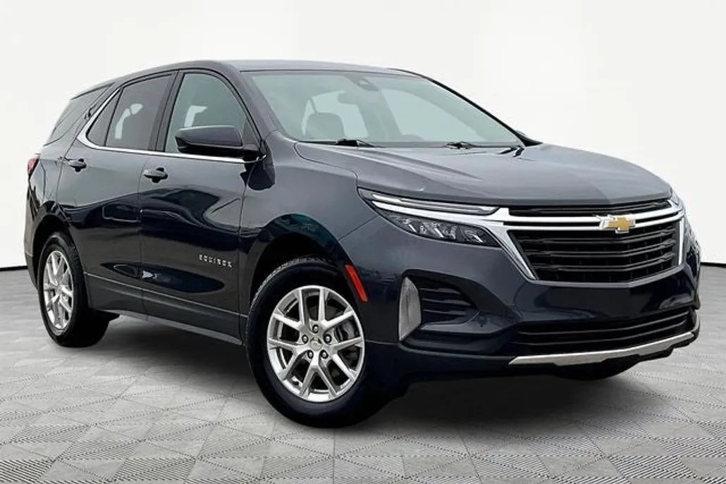 2023 Chevrolet Equinox LT photo 1