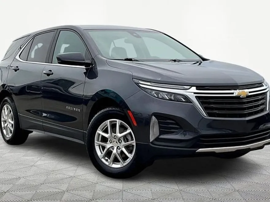 2023 Chevrolet Equinox LT photo 1