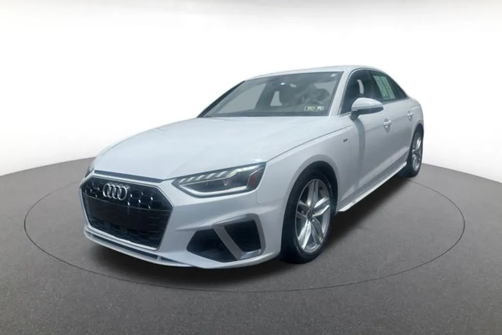 2023 Audi A4 45 S line Premium Plus photo 1