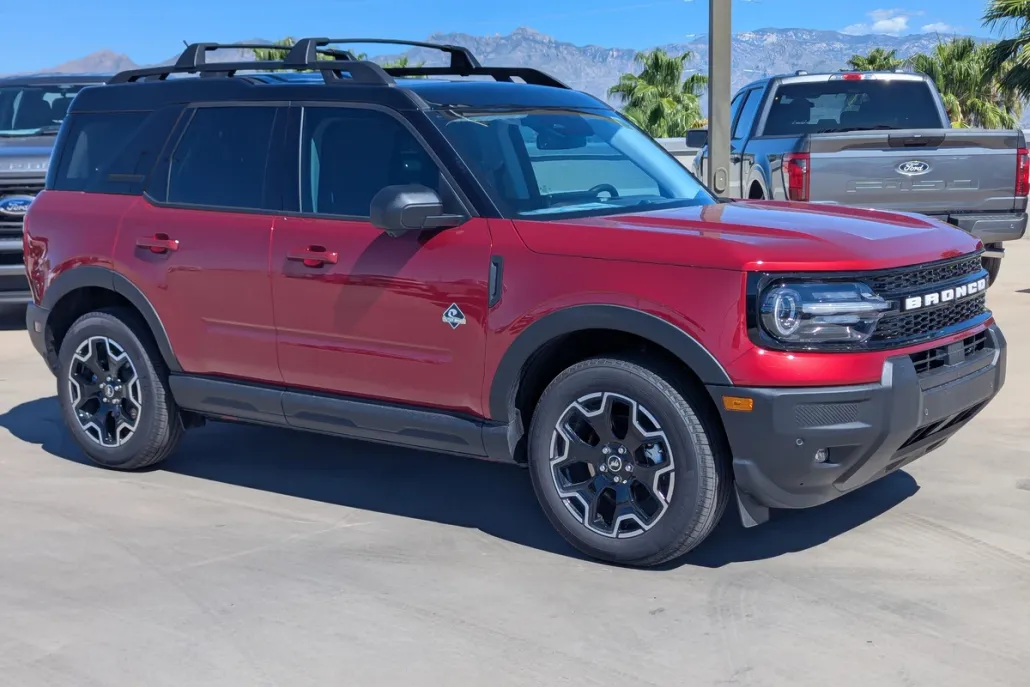 2025 Ford Bronco Sport Outer Banks photo 1