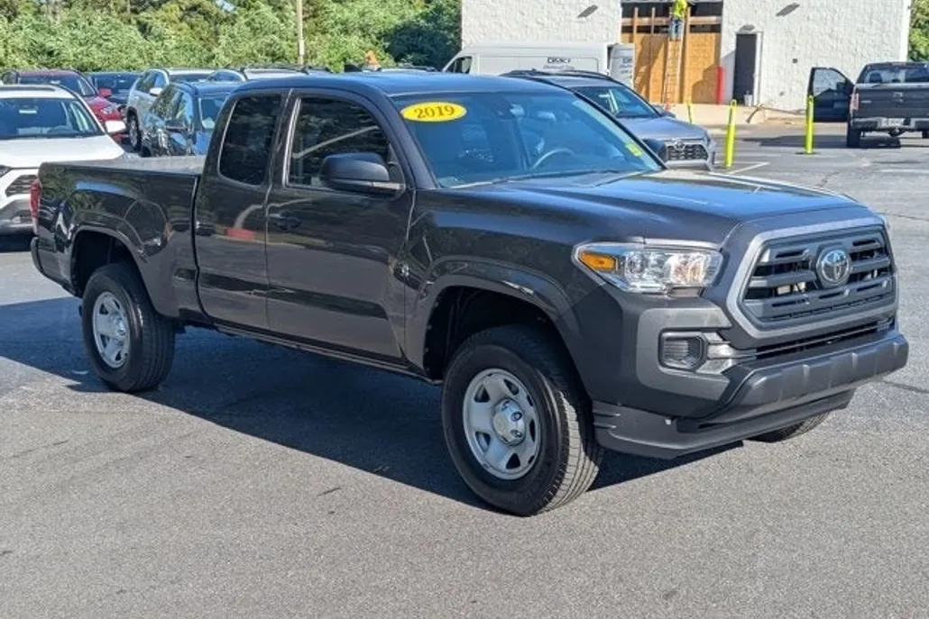 2019 Toyota Tacoma SR5 photo 1