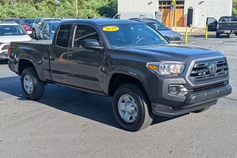 2019 Toyota Tacoma SR5 photo 1