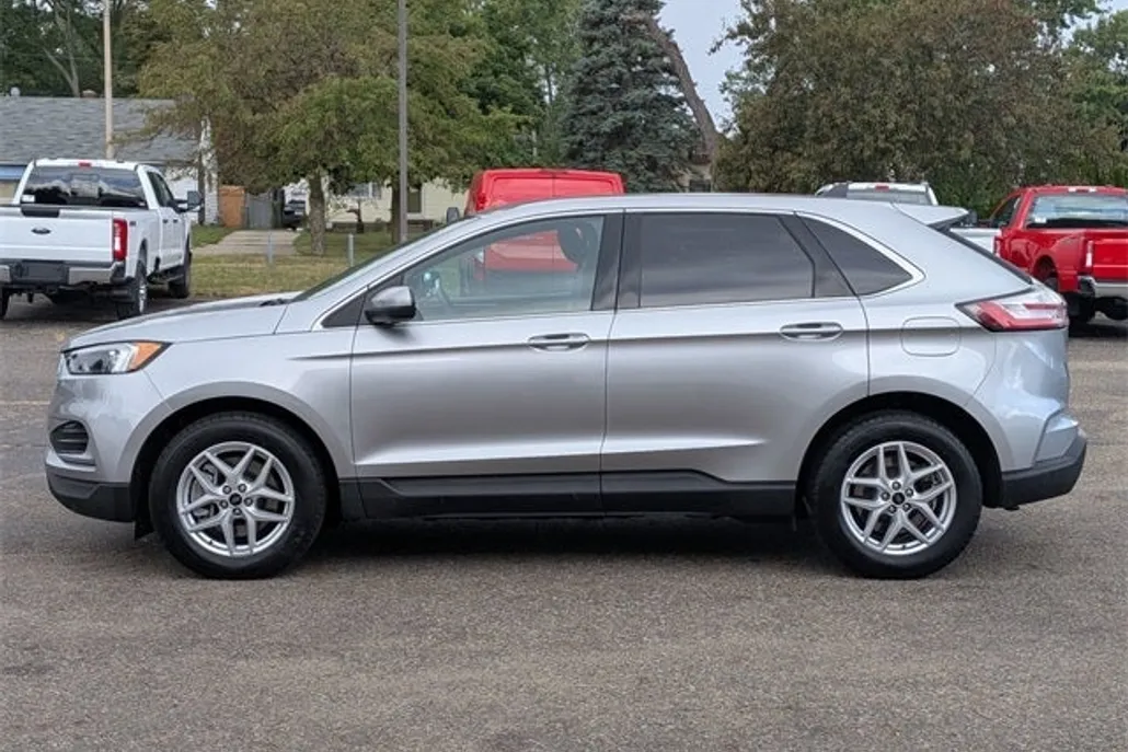 2024 Ford Edge SEL photo 1