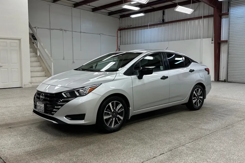 2024 Nissan Versa S photo 1