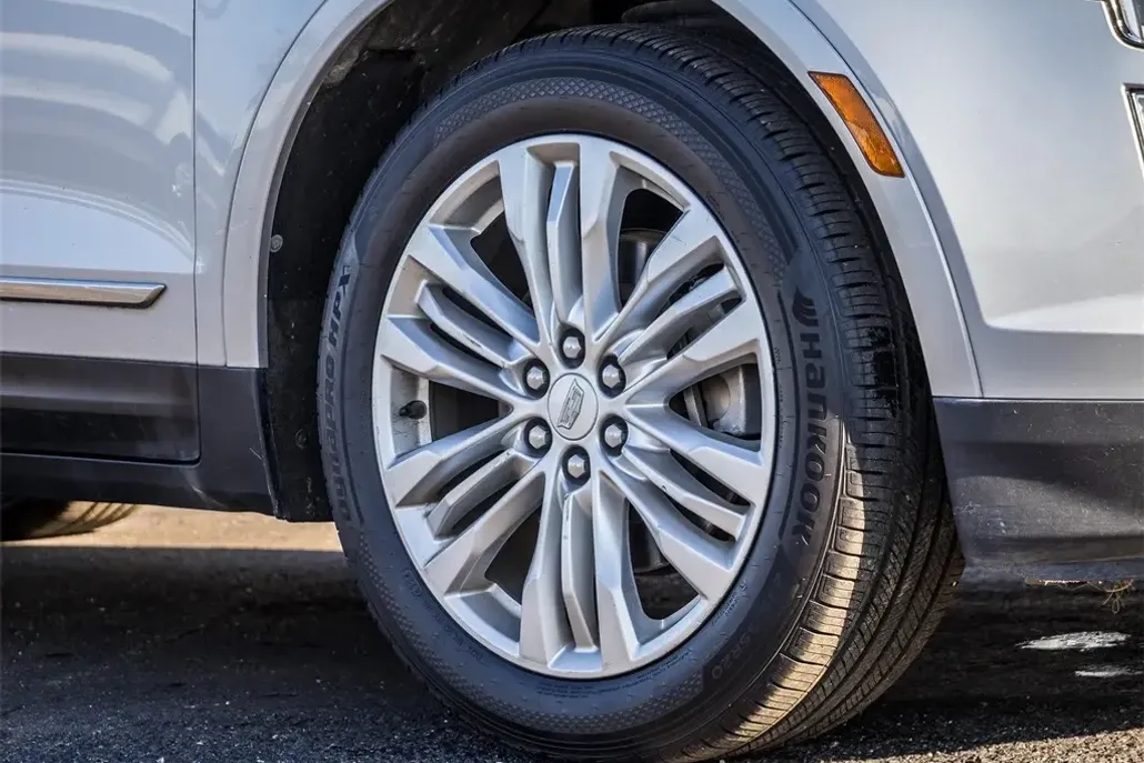 2019 Cadillac XT5 Premium Luxury photo 1