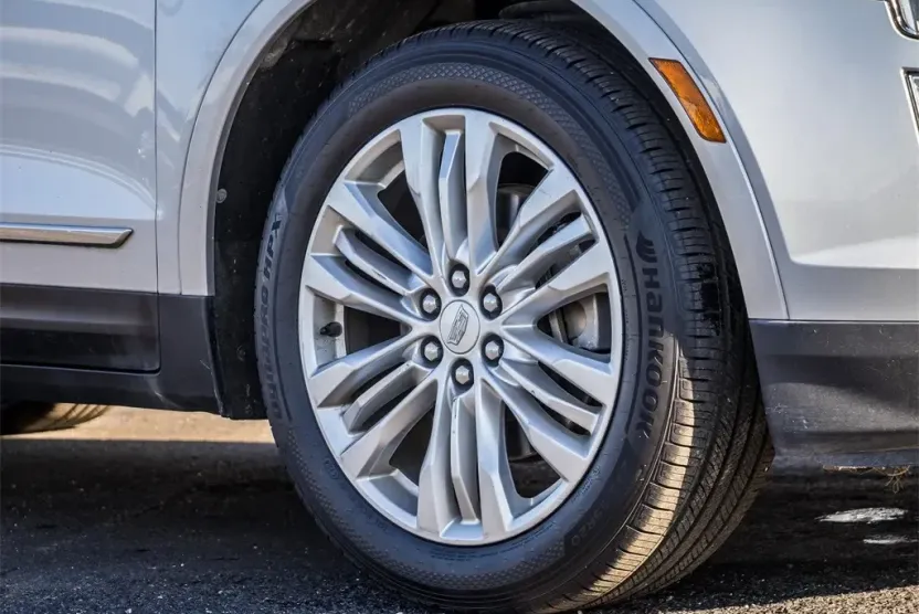 2019 Cadillac XT5 Premium Luxury photo 1