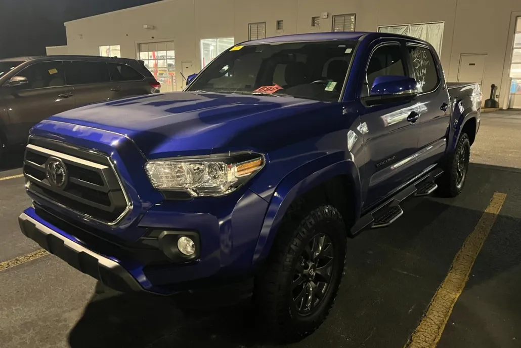 2023 Toyota Tacoma SR5 V6 photo 1