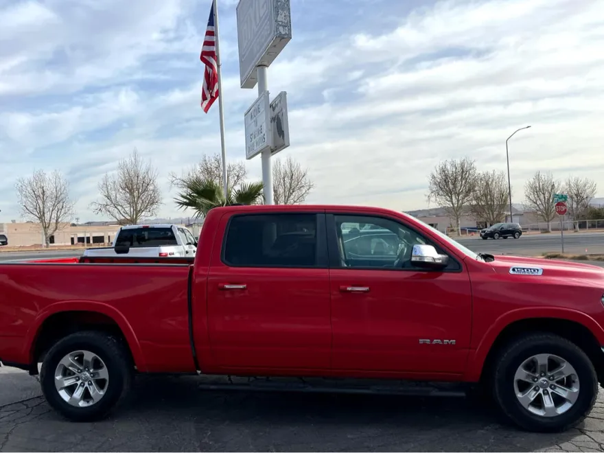 2019 Ram 1500 Laramie photo 2