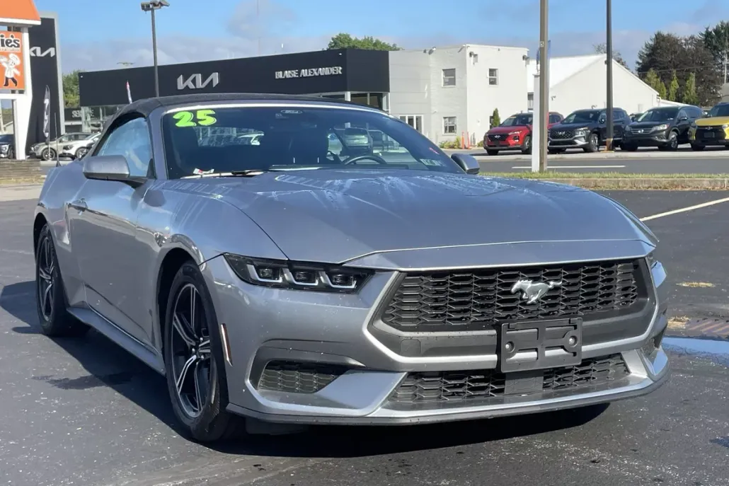 2025 Ford Mustang EcoBoost Premium Convertible photo 1