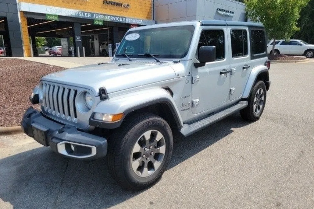 2022 Jeep Wrangler Unlimited Sahara photo 1
