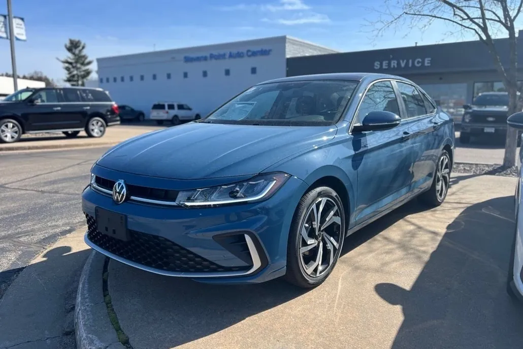 2025 Volkswagen Jetta 1.5T SEL photo 1