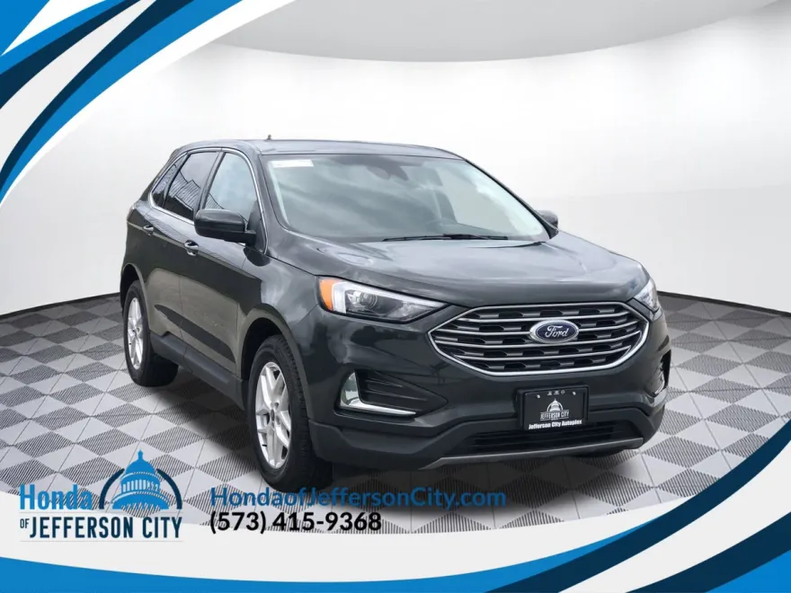 2022 Ford Edge SEL photo 1