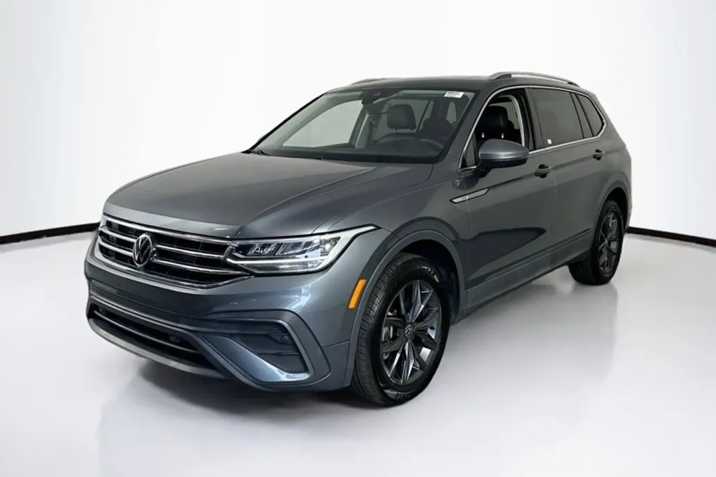 2022 Volkswagen Tiguan SE photo 1