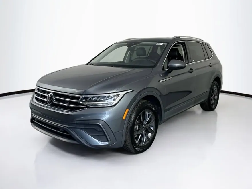 2022 Volkswagen Tiguan SE photo 1