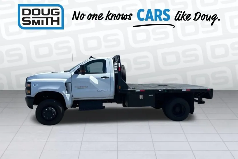 2023 Chevrolet Silverado 6500HD photo 1