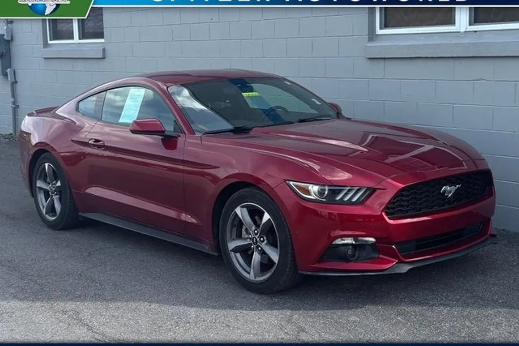 2015 Ford Mustang V6 photo 1