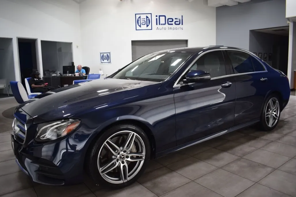 2018 Mercedes Benz E 300 photo 1