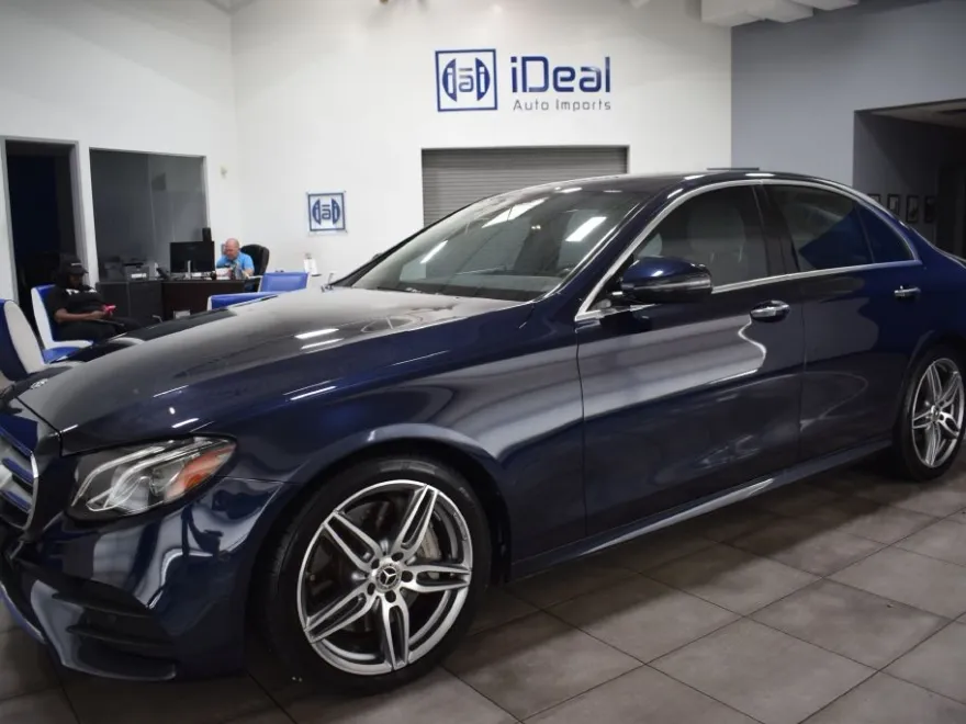2018 Mercedes Benz E 300 photo 1