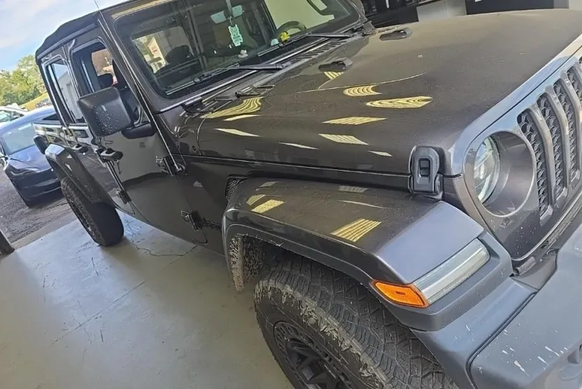 2022 Jeep Gladiator Sport photo 1