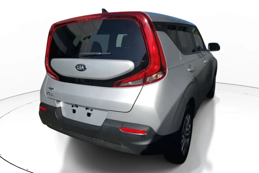 2021 Kia Soul LX photo 1