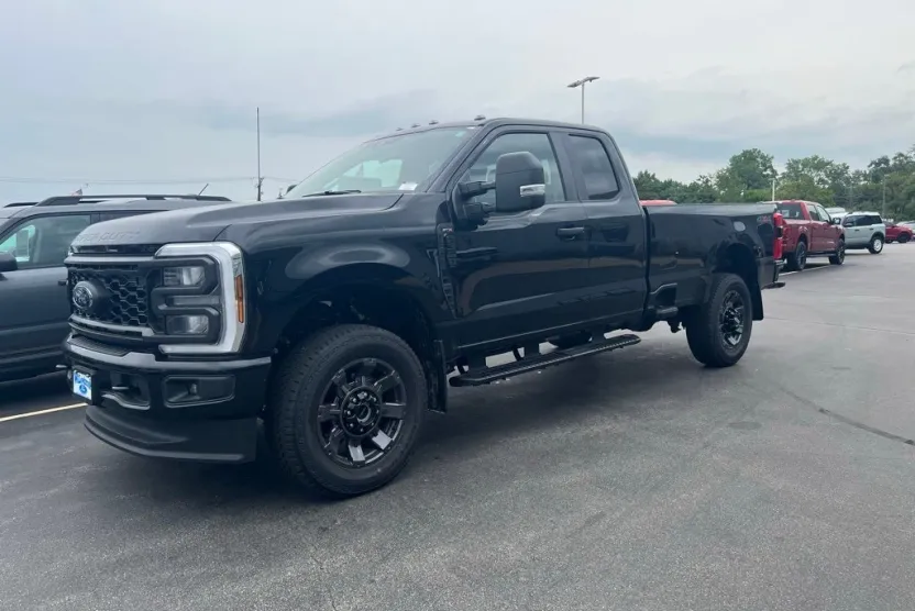 2025 Ford F-350 XL photo 1