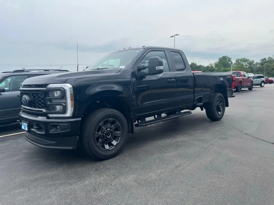 2025 Ford F-350 XL photo 1