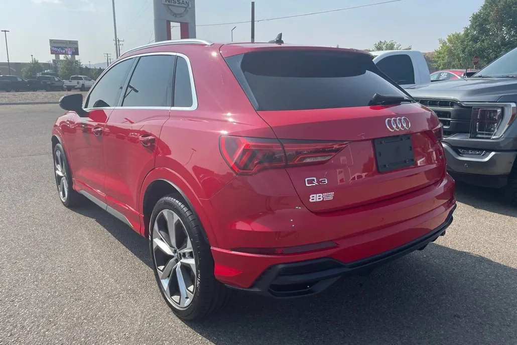 2020 Audi Q3 S line Premium Plus photo 1