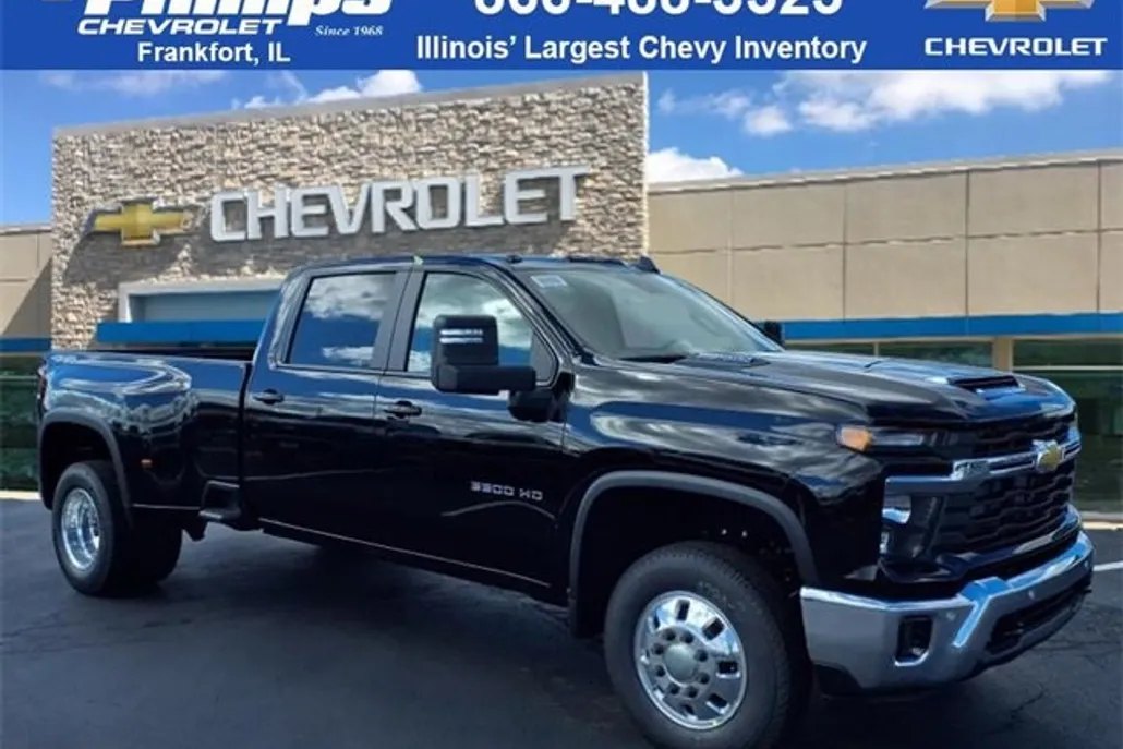 2026 Chevrolet Silverado 3500HD LT photo 1