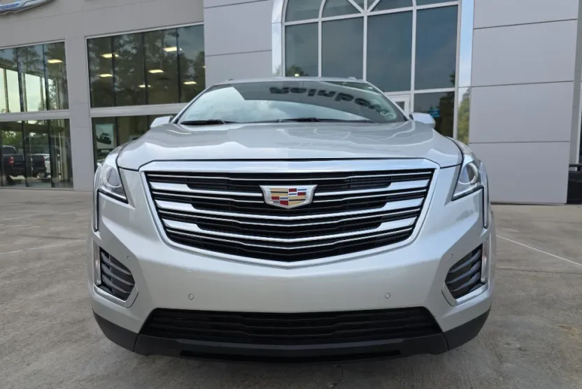 2018 Cadillac XT5 Luxury photo 1