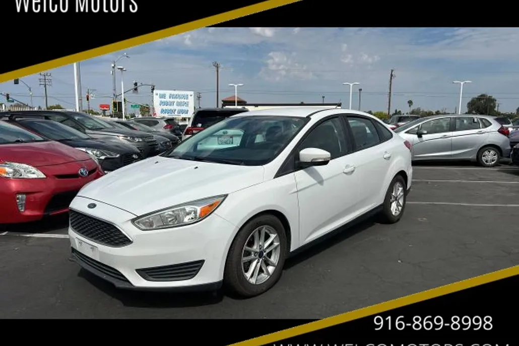 2016 Ford Focus Sedan photo 1