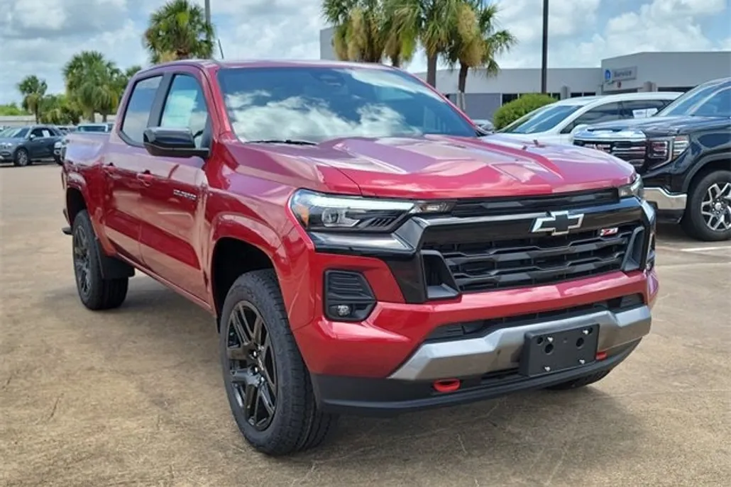 2025 Chevrolet Colorado Z71 photo 1