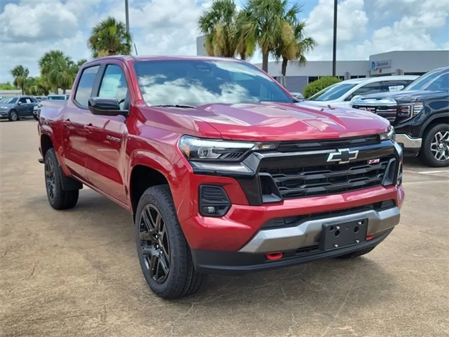 2025 Chevrolet Colorado Z71 photo 1