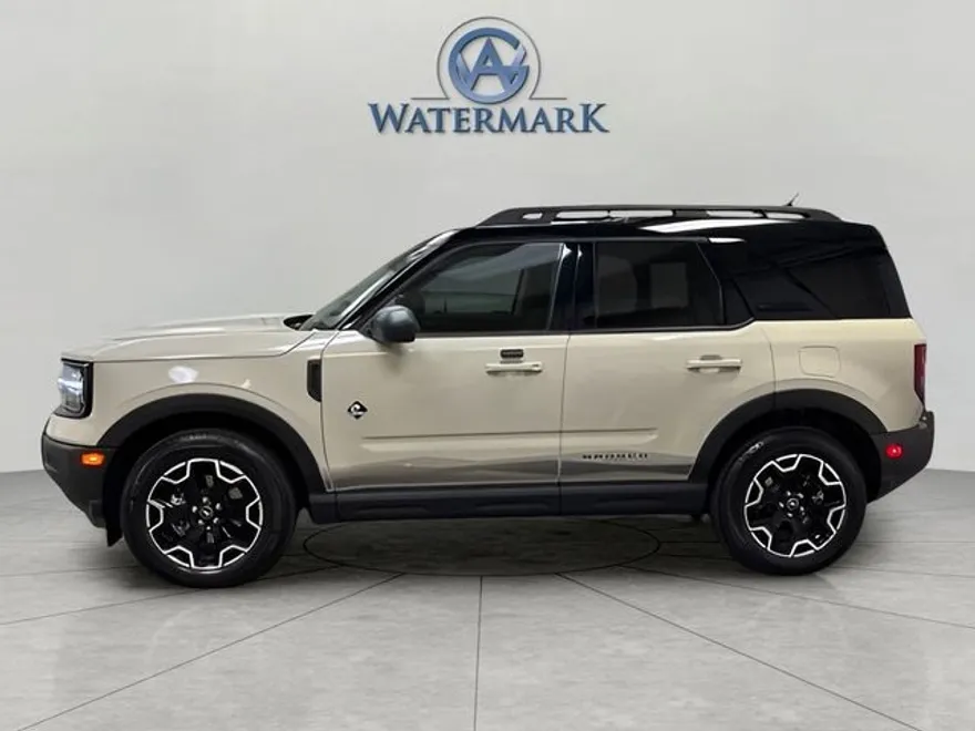 2025 Ford Bronco Sport Outer Banks photo 1