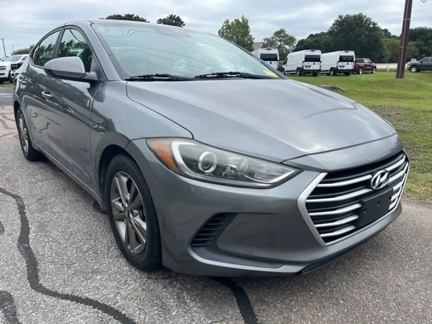 2018 Hyundai Elantra SEL photo 1