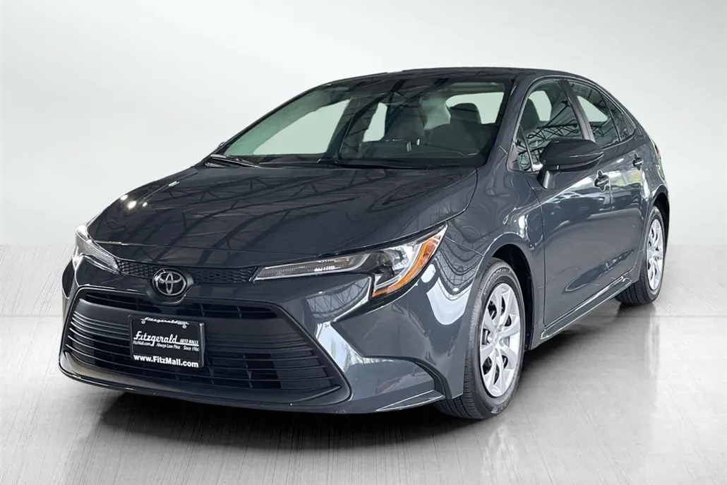 2024 Toyota Corolla LE photo 1