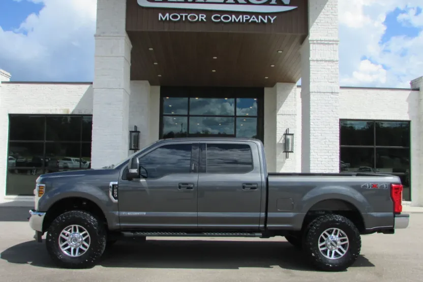 2019 Ford F-250 XLT photo 1