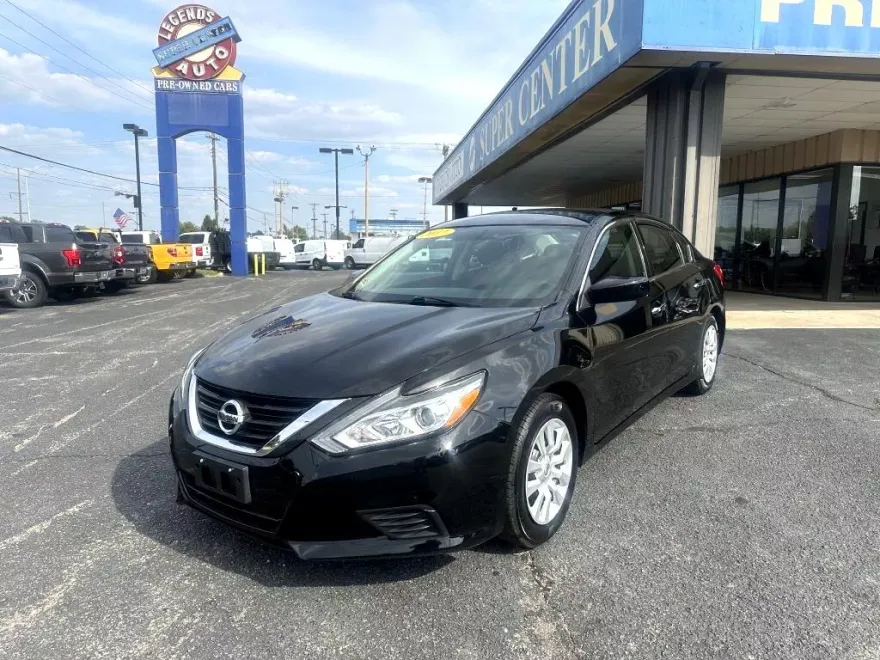 2017 Nissan Altima 2.5 photo 1