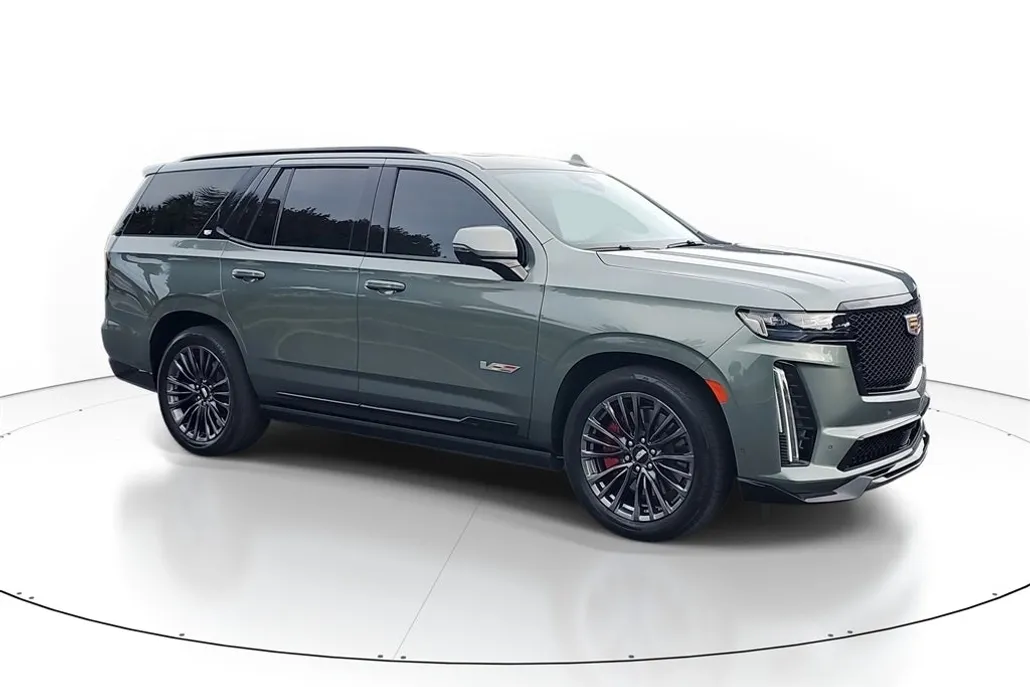 2023 Cadillac Escalade V-Series photo 1