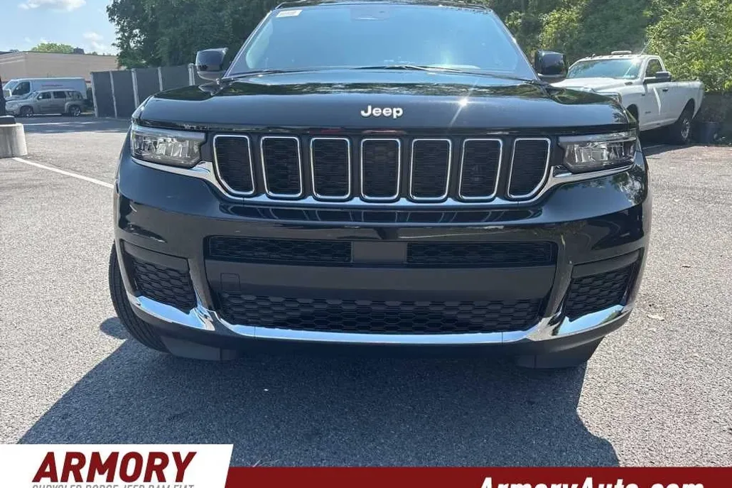 2025 Jeep Grand Cherokee Laredo X photo 1