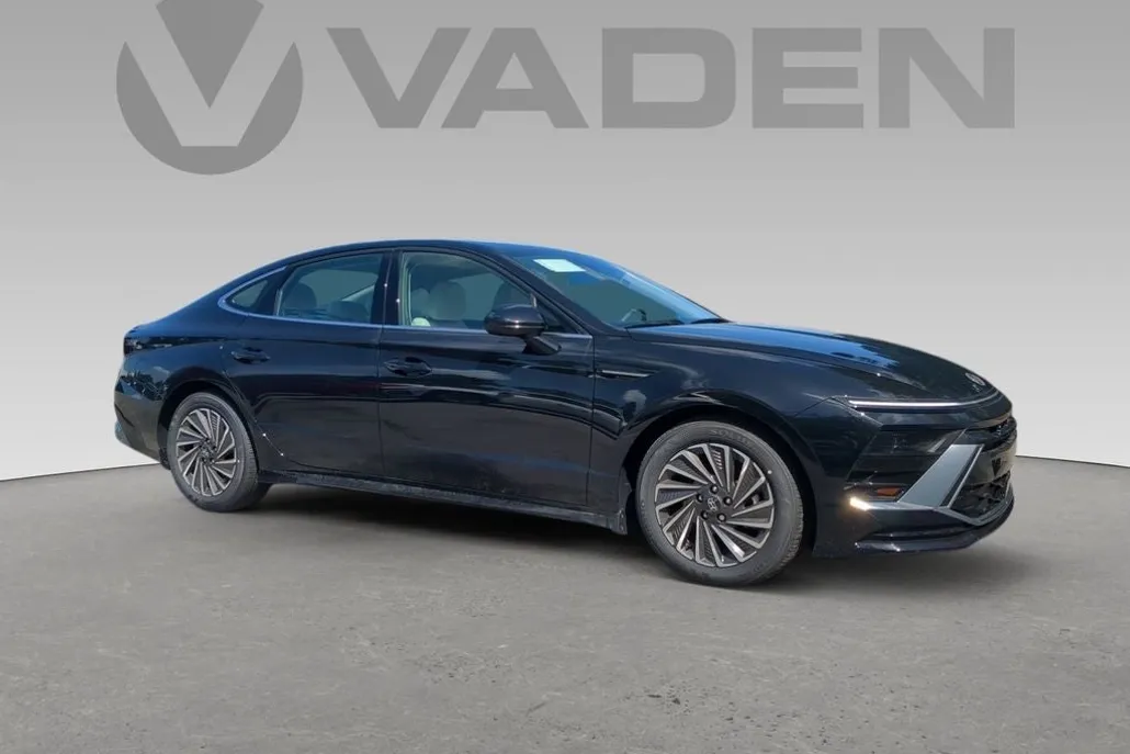 2025 Hyundai Sonata Hybrid SEL photo 1