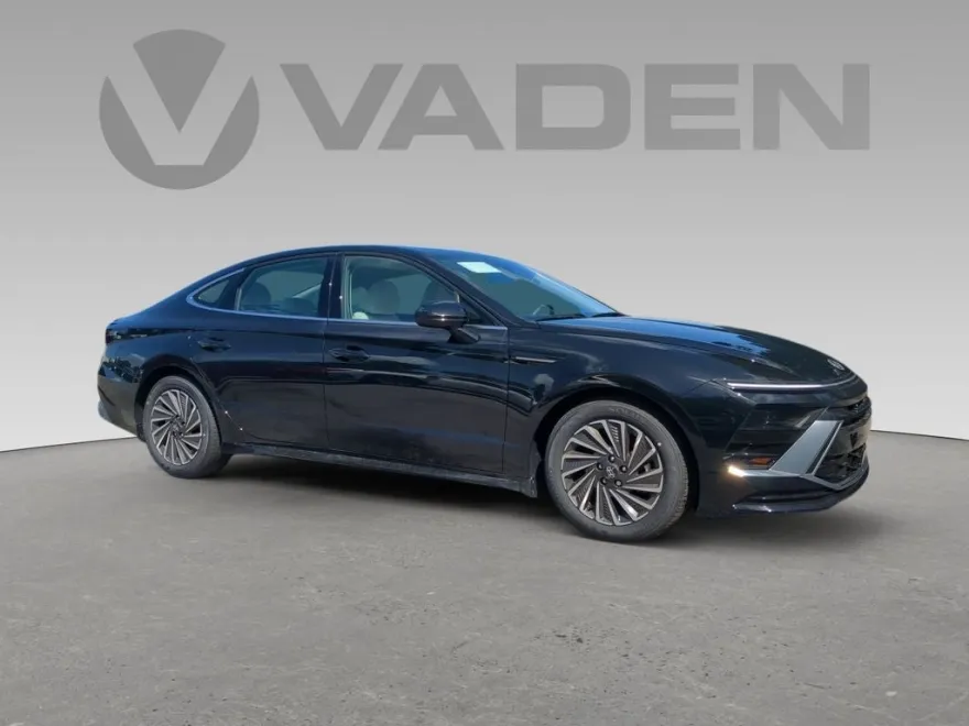 2025 Hyundai Sonata Hybrid SEL photo 1
