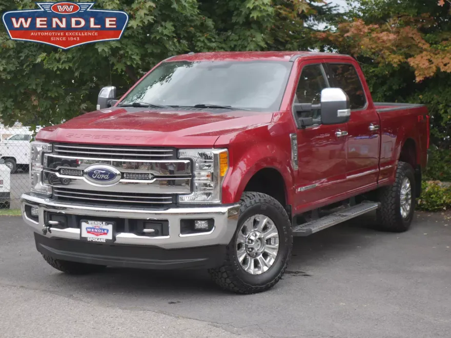 2017 Ford F-250 Lariat photo 1