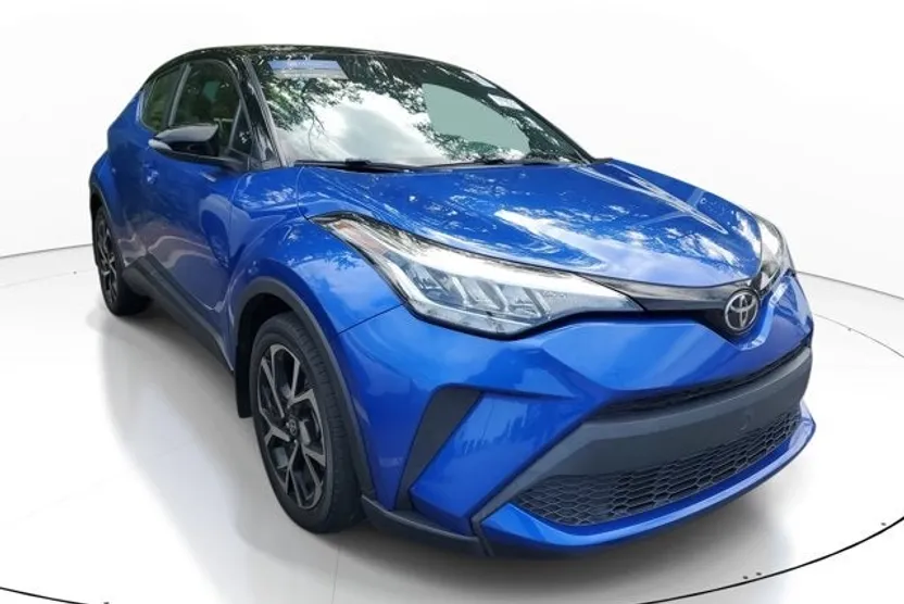 2020 Toyota C-HR XLE photo 1