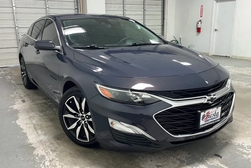 2025 Chevrolet Malibu RS photo 1