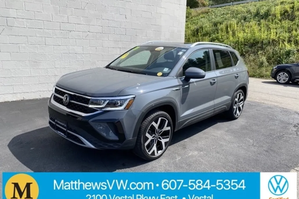 2023 Volkswagen Taos SEL photo 1