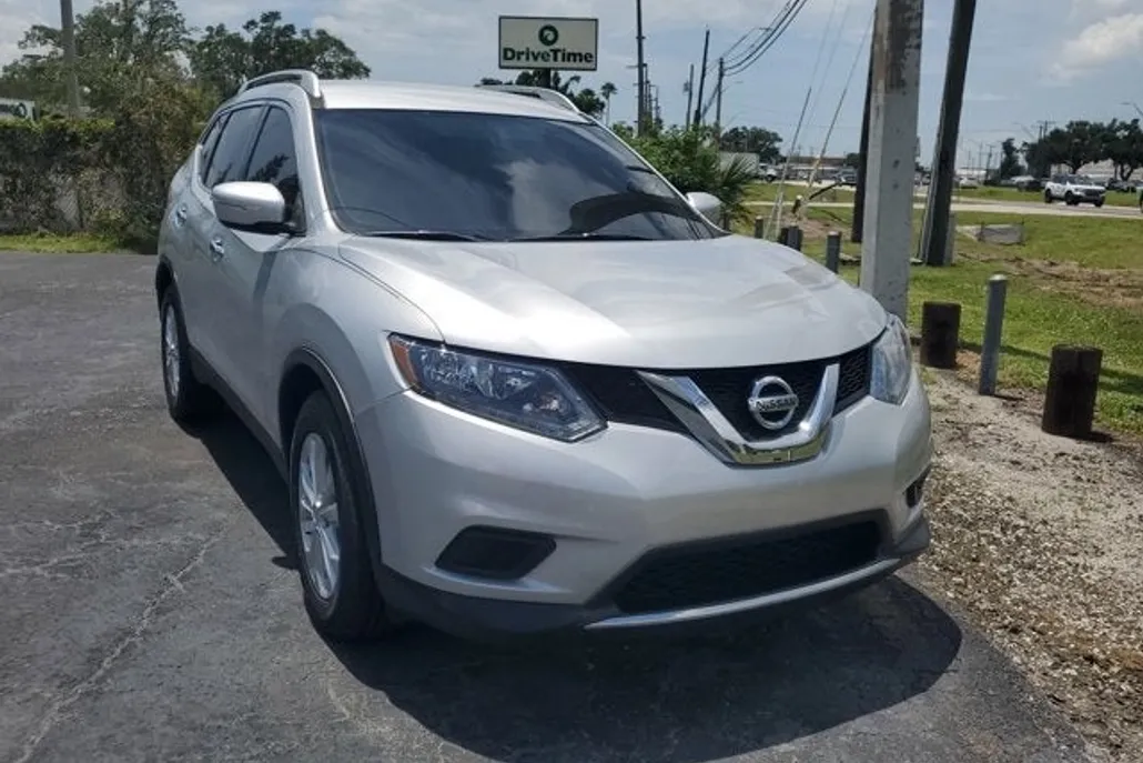 2018 Nissan Rogue SV photo 1