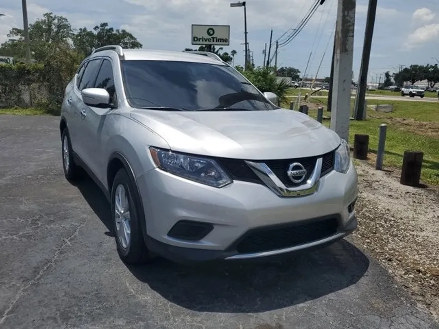 2018 Nissan Rogue SV photo 1