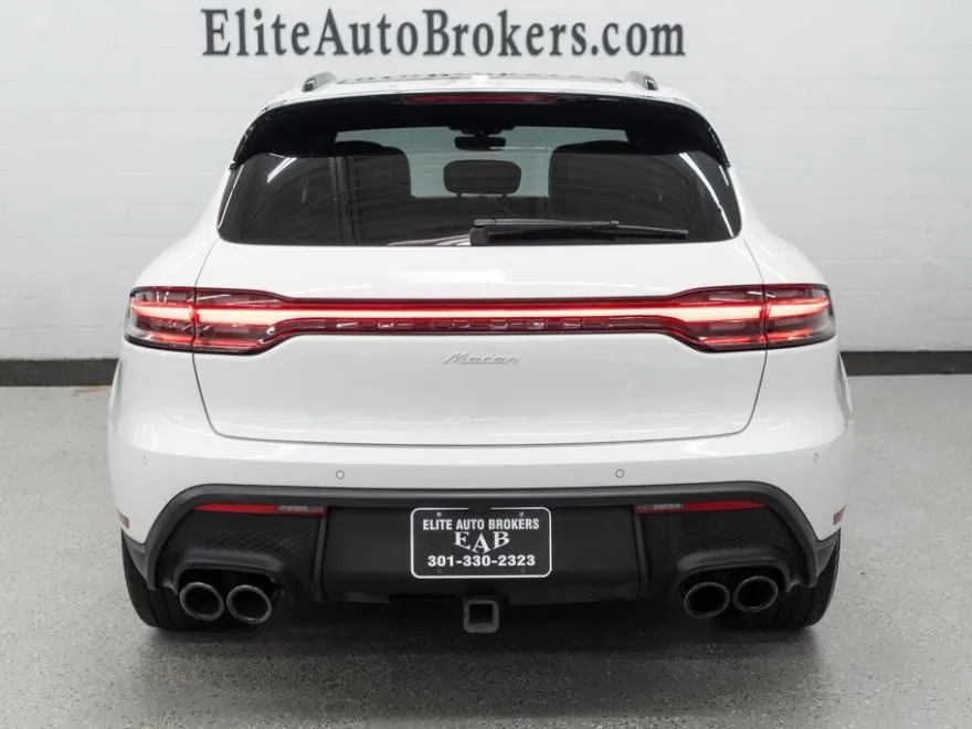 2023 Porsche Macan Base photo 1