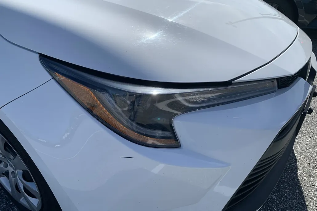 2023 Toyota Corolla LE photo 1